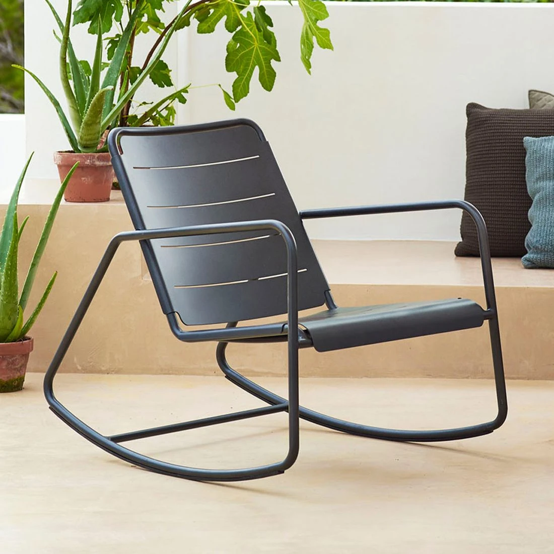 Cane-Line Copenhagen Schaukelstuhl Aluminium Lava Grey