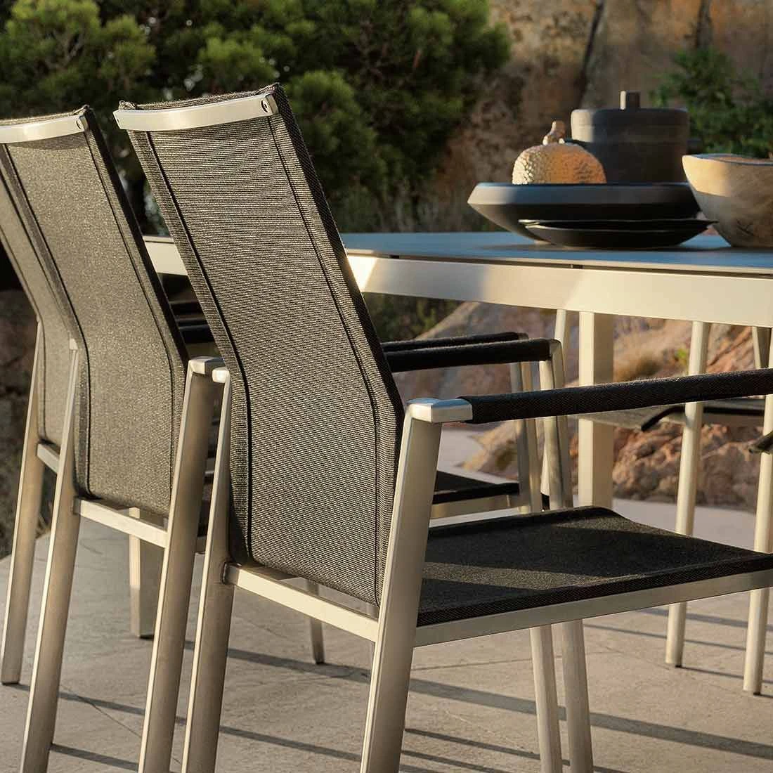 Solpuri Dance Stapelsessel Edelstahl/Textilene Silber/Coal – Bild 10