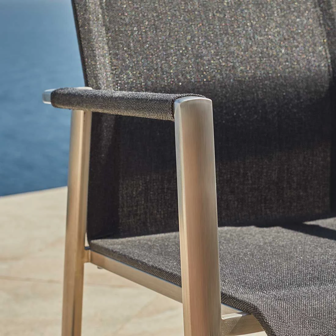 Solpuri Dance Stapelsessel Edelstahl/Textilene Silber/Coal – Bild 11